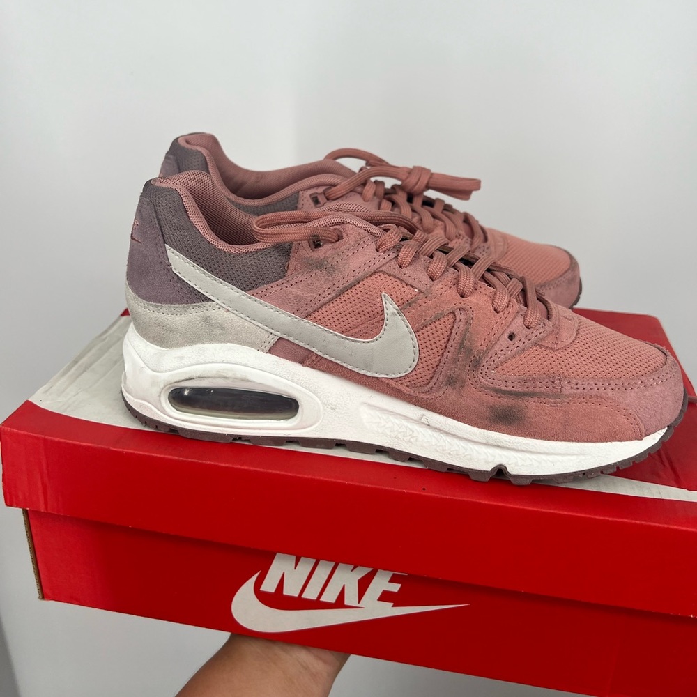 Nike Womens Air Max Axis Size 6.5